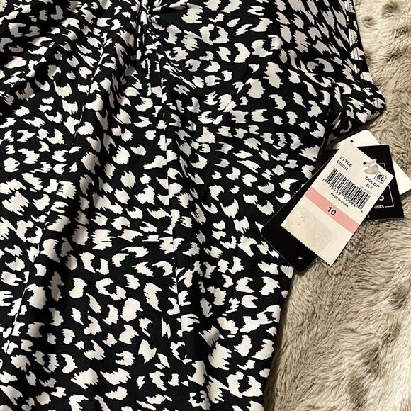 Island Escape Tankini Top - Picture 3 of 10